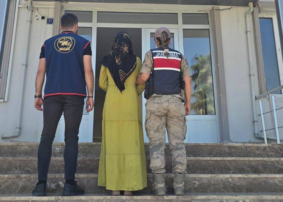 Şanlıurfa’da dolandırıcılık suçundan aranan kadın yakalandı