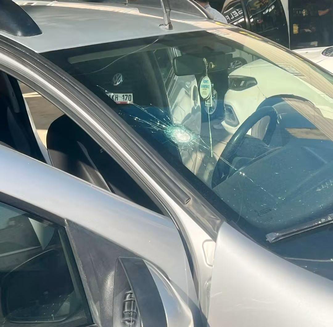Viranşehir’de “yorgun mermi” dehşeti: Aracın camına saplandı