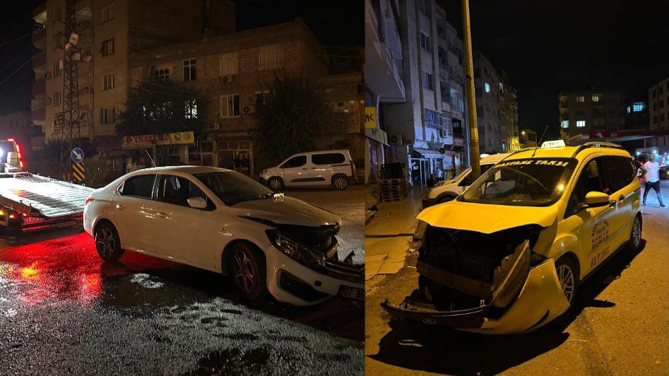Birecik’te taksi ile otomobil kafa kafaya çarpıştı