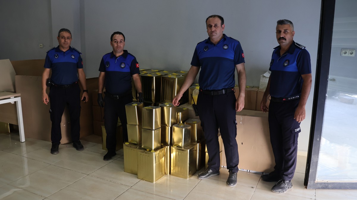 Haliliye’de zabıtadan gıda operasyonu: 875 kilo sade yağa el konuldu!