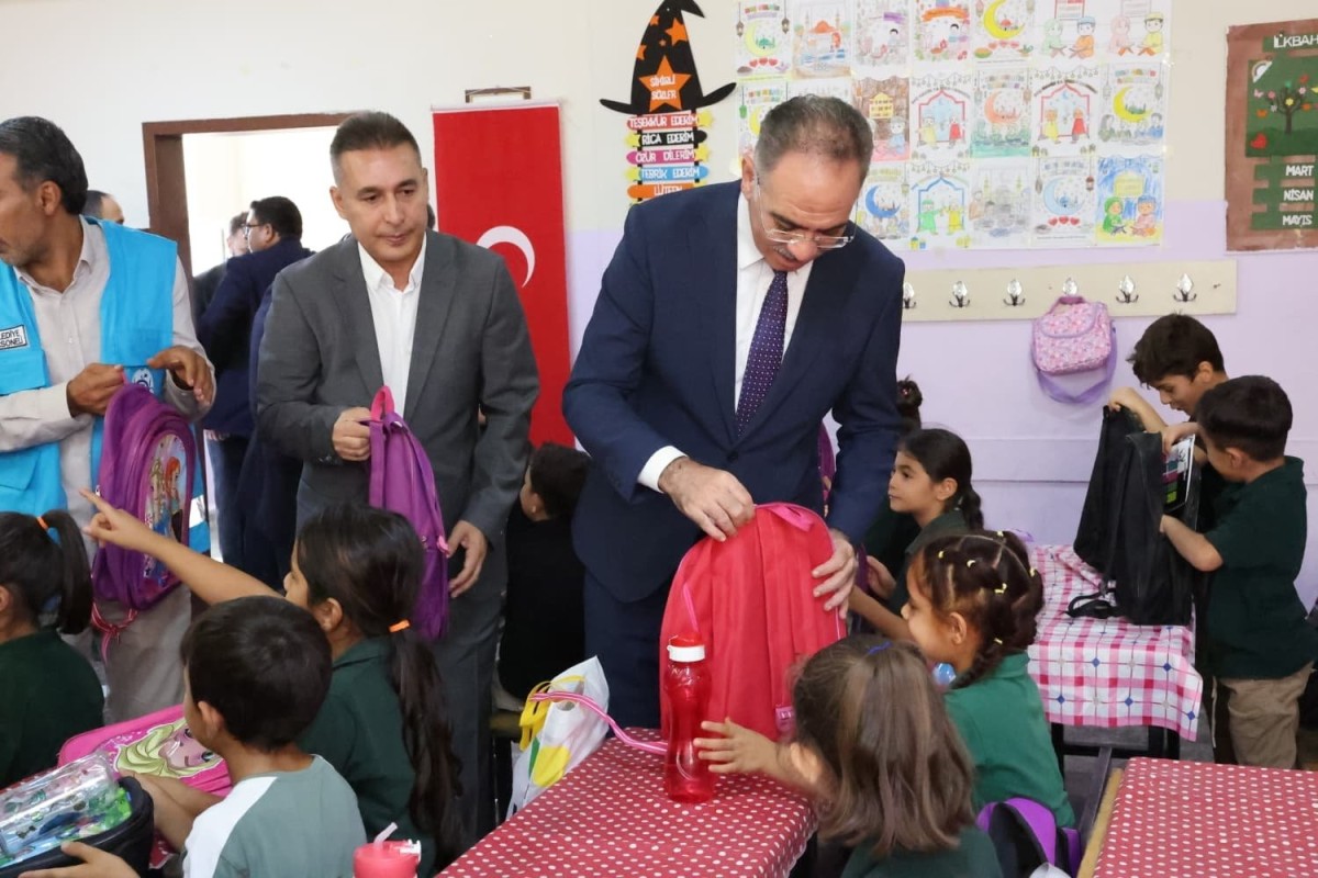 Eyyübiye Belediyesi’nden öğrencilere kırtasiye desteği
