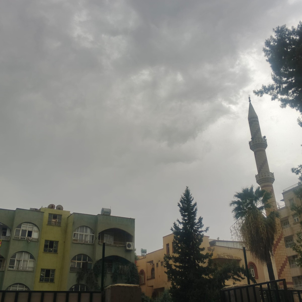 Şanlıurfa’da sağanak yağış sürüyor