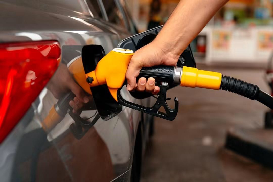 Motorine dev indirim: Şanlıurfa’da tabelalar gece yarısı değişti